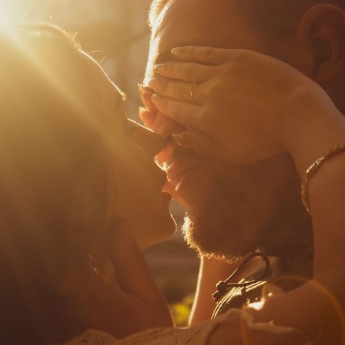 Liebe im Schichtdienst: So bleibt eure Beziehung trotz wechselnder Zeiten stark