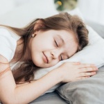 Wenn Geschwister unterschiedlich schlafen: So findet ihr eine entspannte Abendroutine für alle